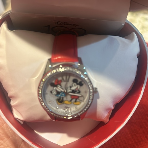 Mickey and Minnie Watch - Picture 2 of 8